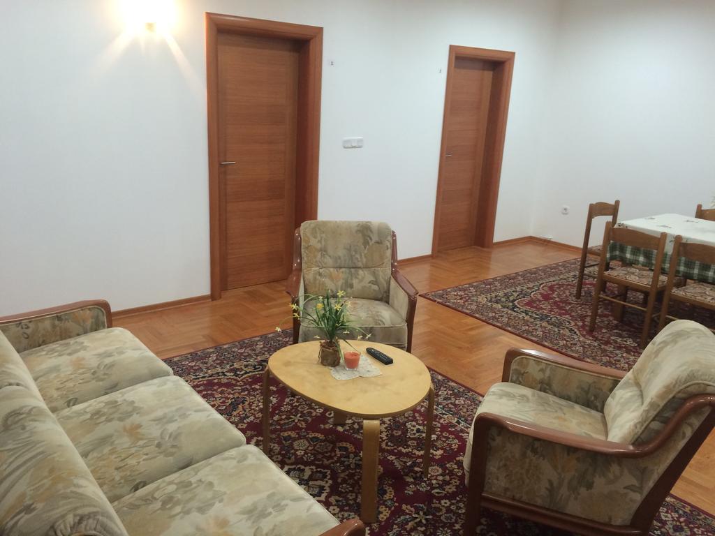 Guest House Seperic ياستريبارسكو المظهر الخارجي الصورة